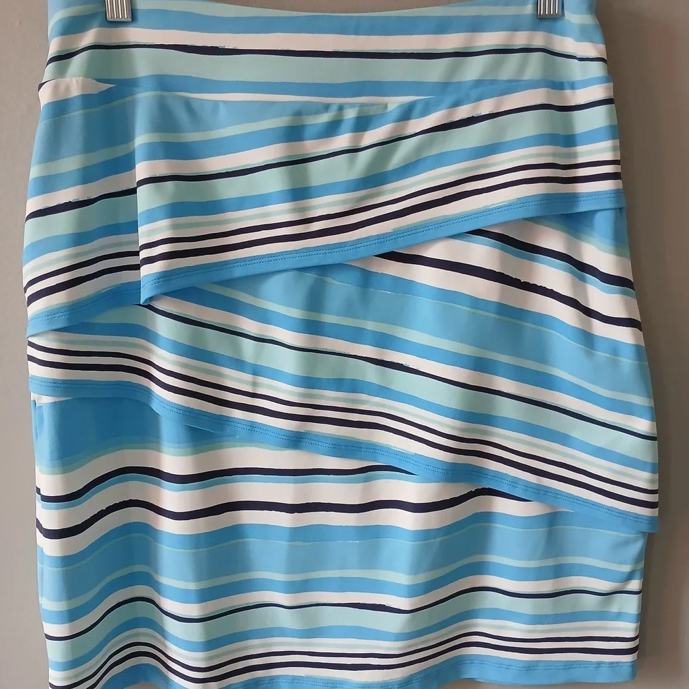 J. Mclaughlin Women's‎ Size Medium Striped Tiered Skirt Knee Length Strech